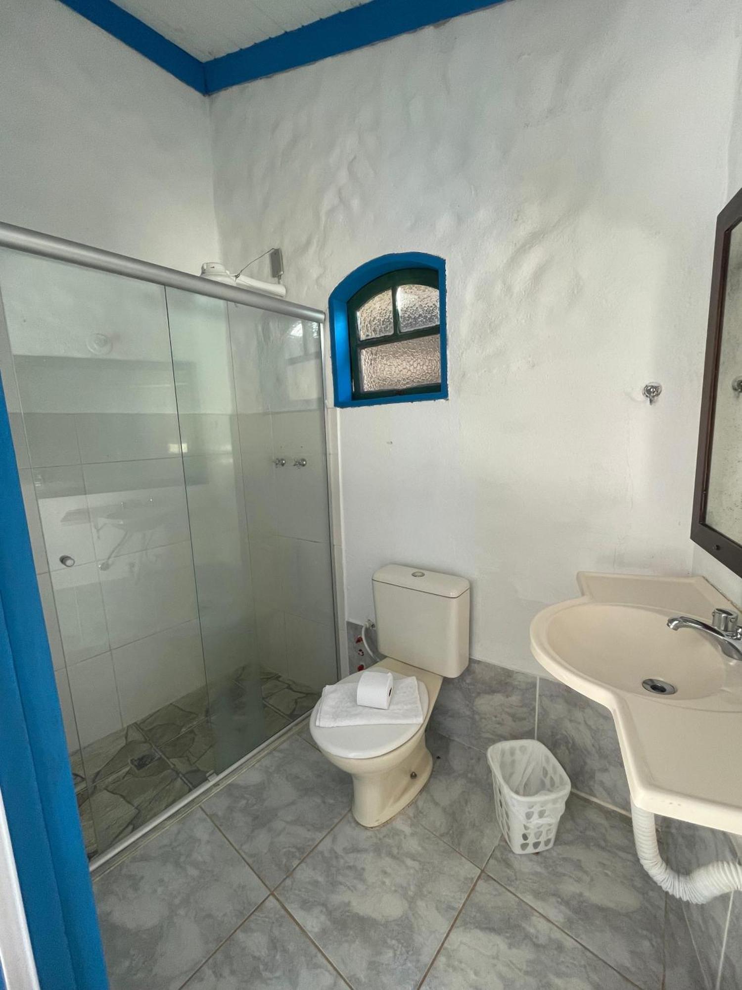 Quarto Duplo com Cama de Casal,1643930128:JPEG